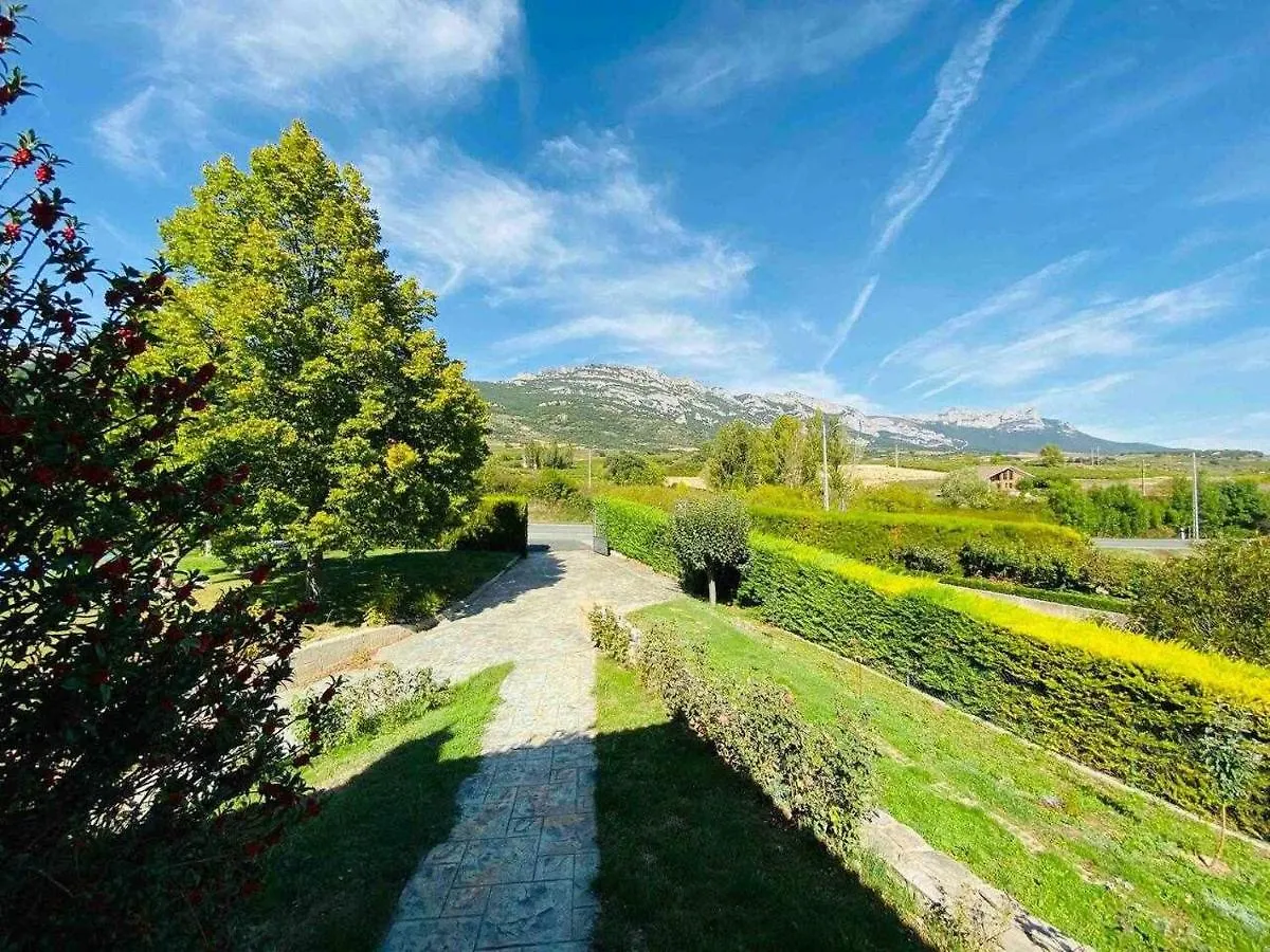 Сasa de vacaciones SagastiEnea Villa con Piscina y Tenis en la Rioja Samaniego España